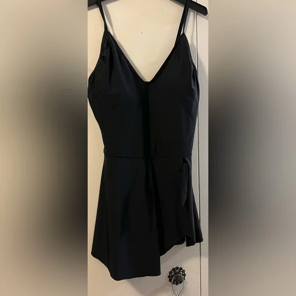🆕 HUSMEU BLACK TUMMY CONTROL SWIMDRESS (3XL) - Picture 10 of 15